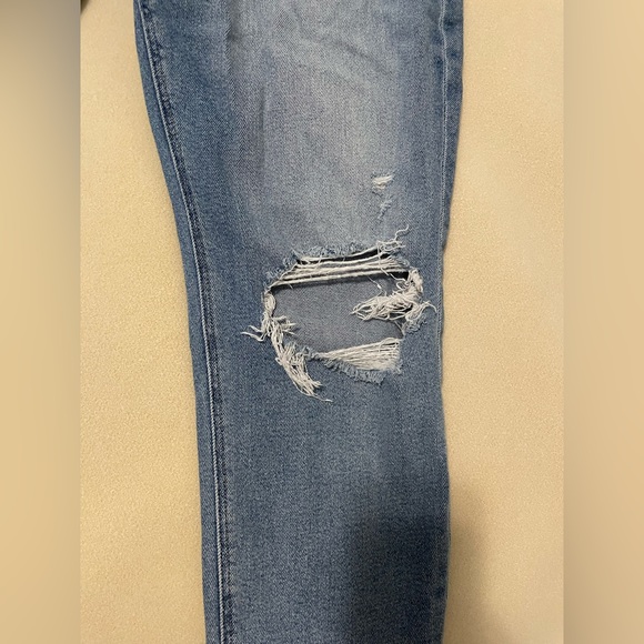American Eagle Curvy Stretch Ripped Mom Jeans (Short Length) - Picture 3 of 8
